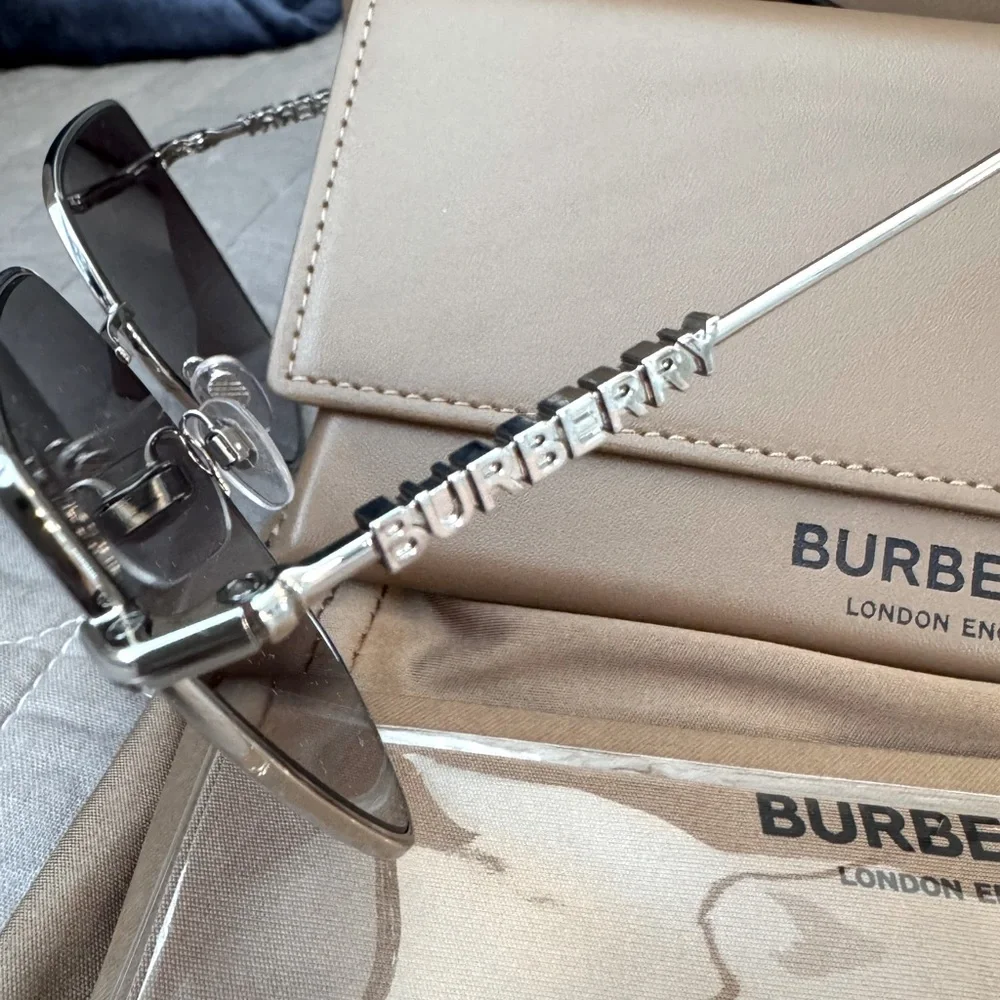 NEW‼️BURBERRY BE3143 Alexis Silver Square with Gray Gradient Lens
